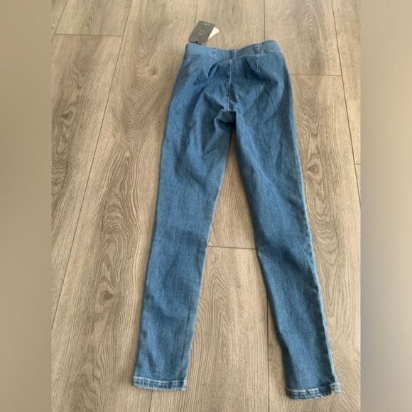 Current/Elliott wear to love skinny jeans - Picture 2 of 5